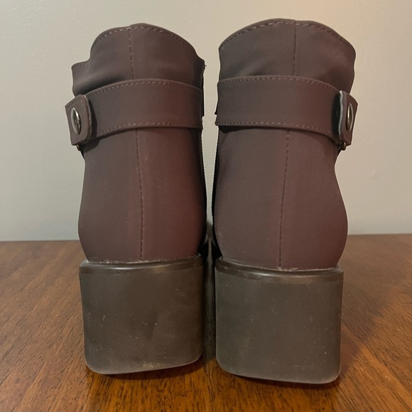 Sesto Meucci Brown Square Toe Waterproof
Snow Heeled Ankle Boots. Size 6.5 - Picture 6 of 13